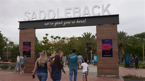 Southern Baptists refuse to let Saddleback Church back into the denomination after expelling it for having women pastors